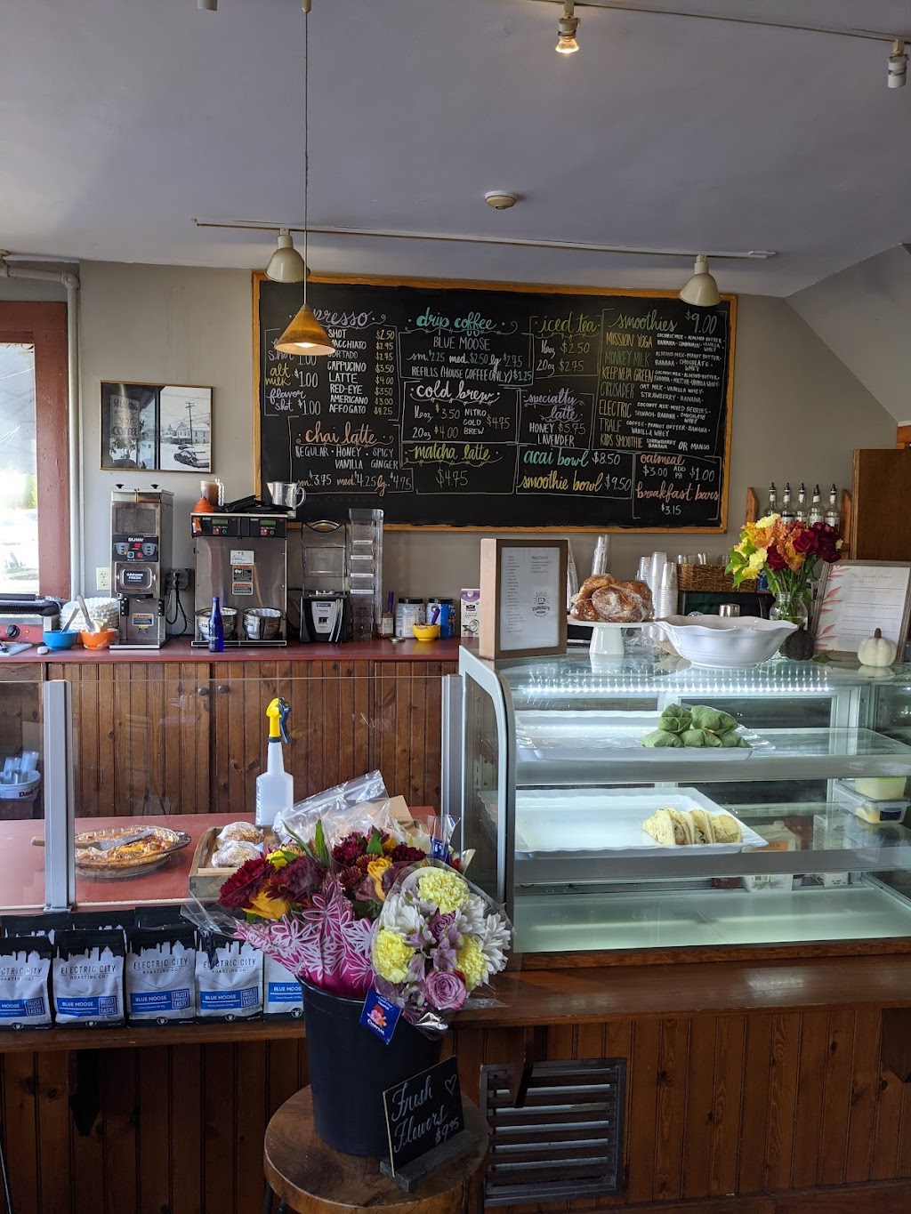 Zummos Cafe | cafe | 916 Marion St, Scranton, PA 18509, USA | 5703442715 OR +1 570-344-2715