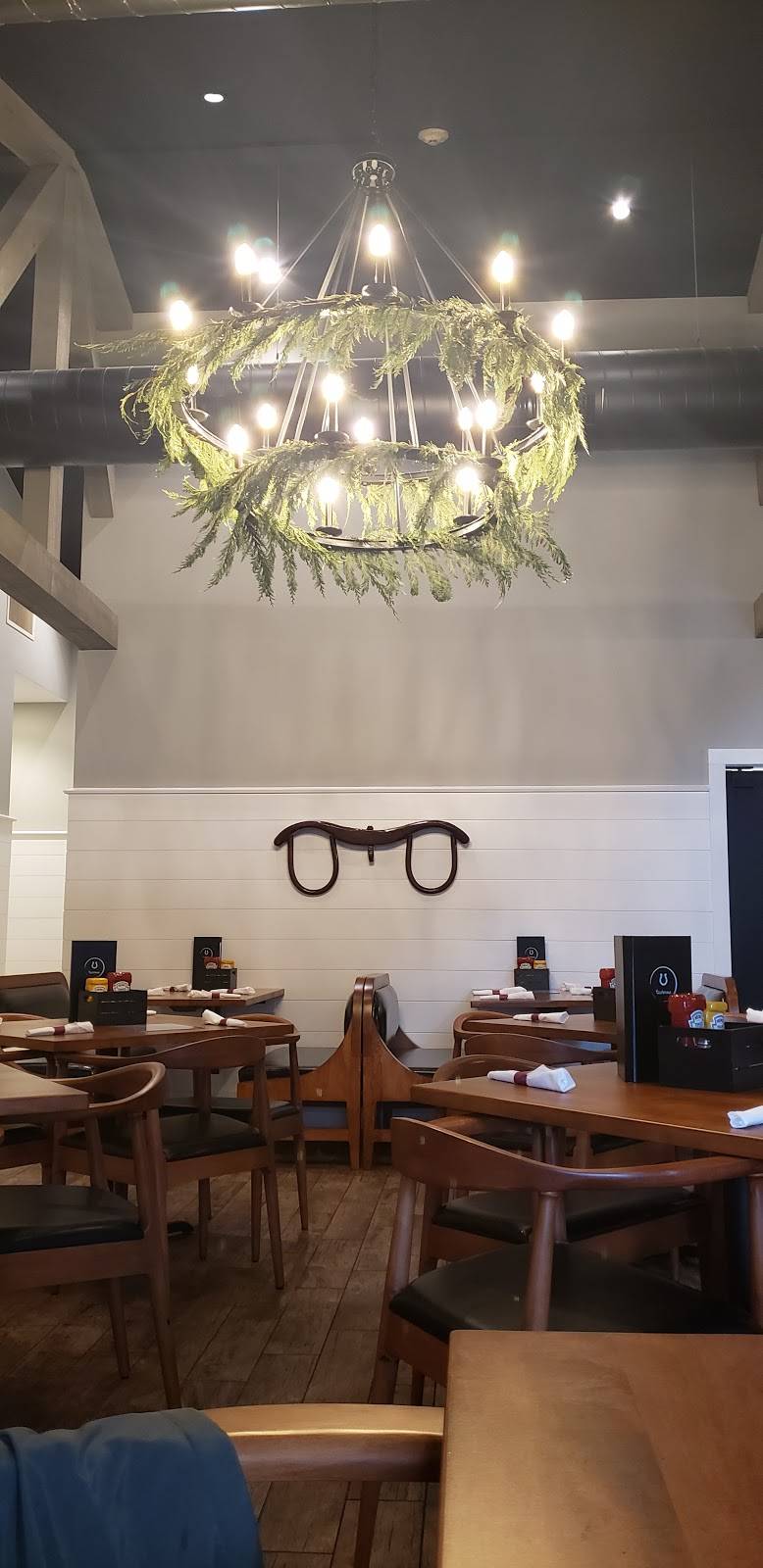 Horseshoe Taverne | restaurant | 100 New Haven Rd, Durham, CT 06422, USA | 8608942438 OR +1 860-894-2438