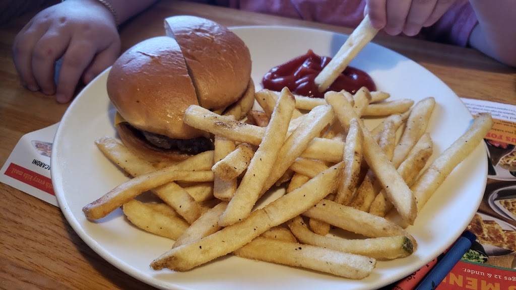 Applebees Grill + Bar | restaurant | 673 Gravois Bluffs Blvd, Fenton, MO 63026, USA | 6363051735 OR +1 636-305-1735