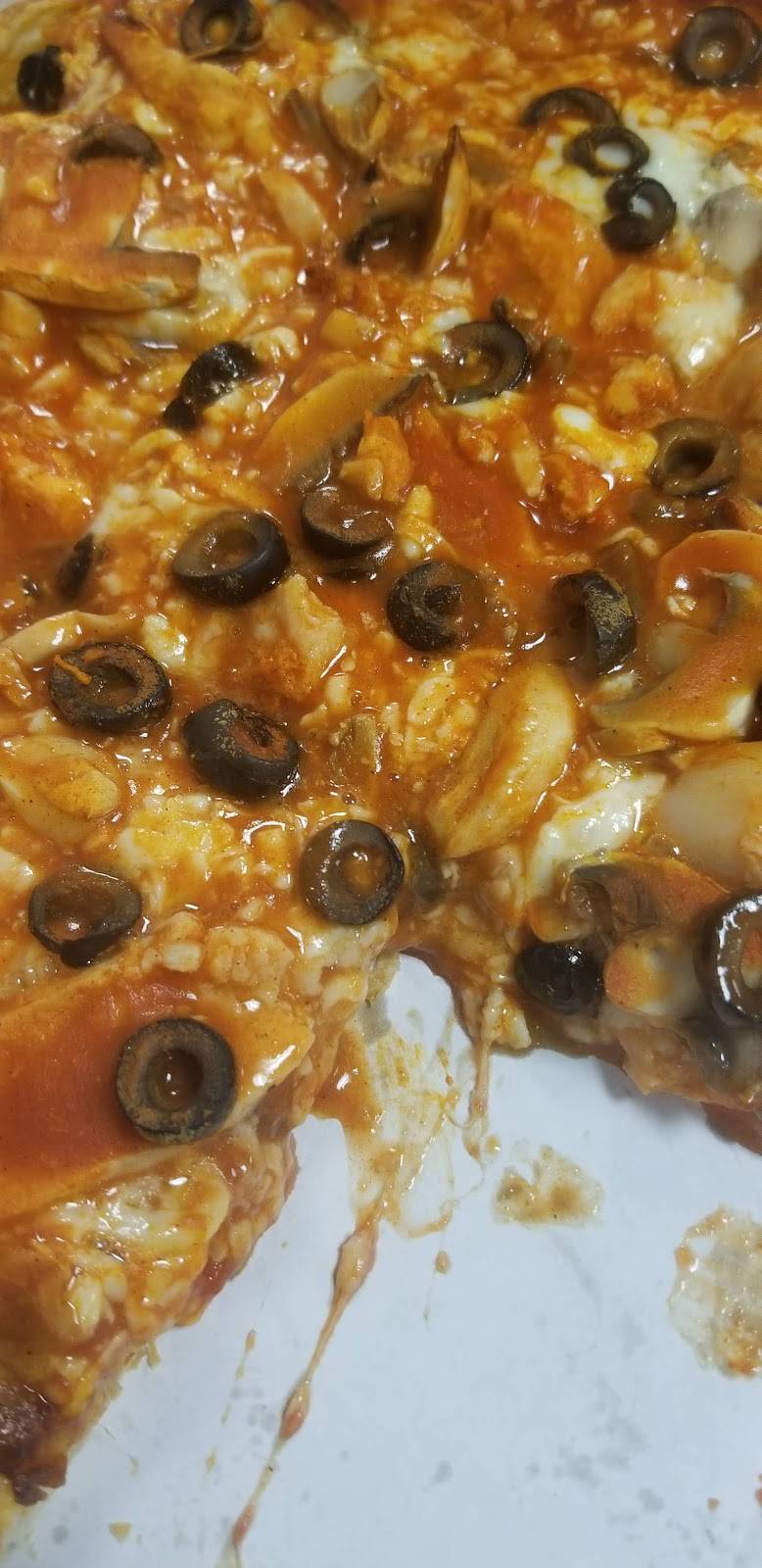 CJs Pizza & Giant Grinders | restaurant | 273 Broad St, Manchester, CT 06040, USA | 8606495329 OR +1 860-649-5329