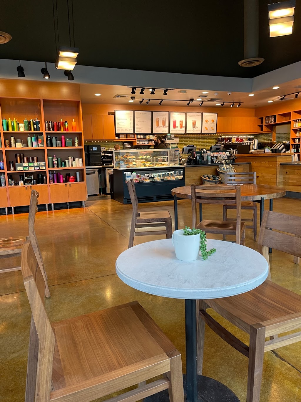 Starbucks | cafe | 495 W 7th Ave, Eugene, OR 97401, USA | 5416840984 OR +1 541-684-0984