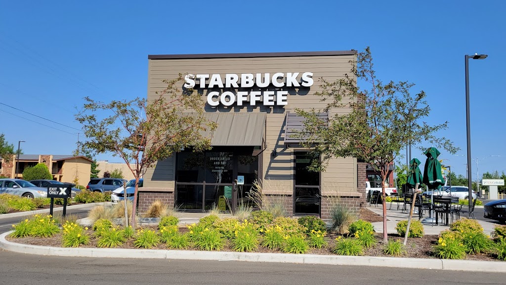 Starbucks | cafe | 2922 S 6th St, Klamath Falls, OR 97603, USA | 5418808123 OR +1 541-880-8123