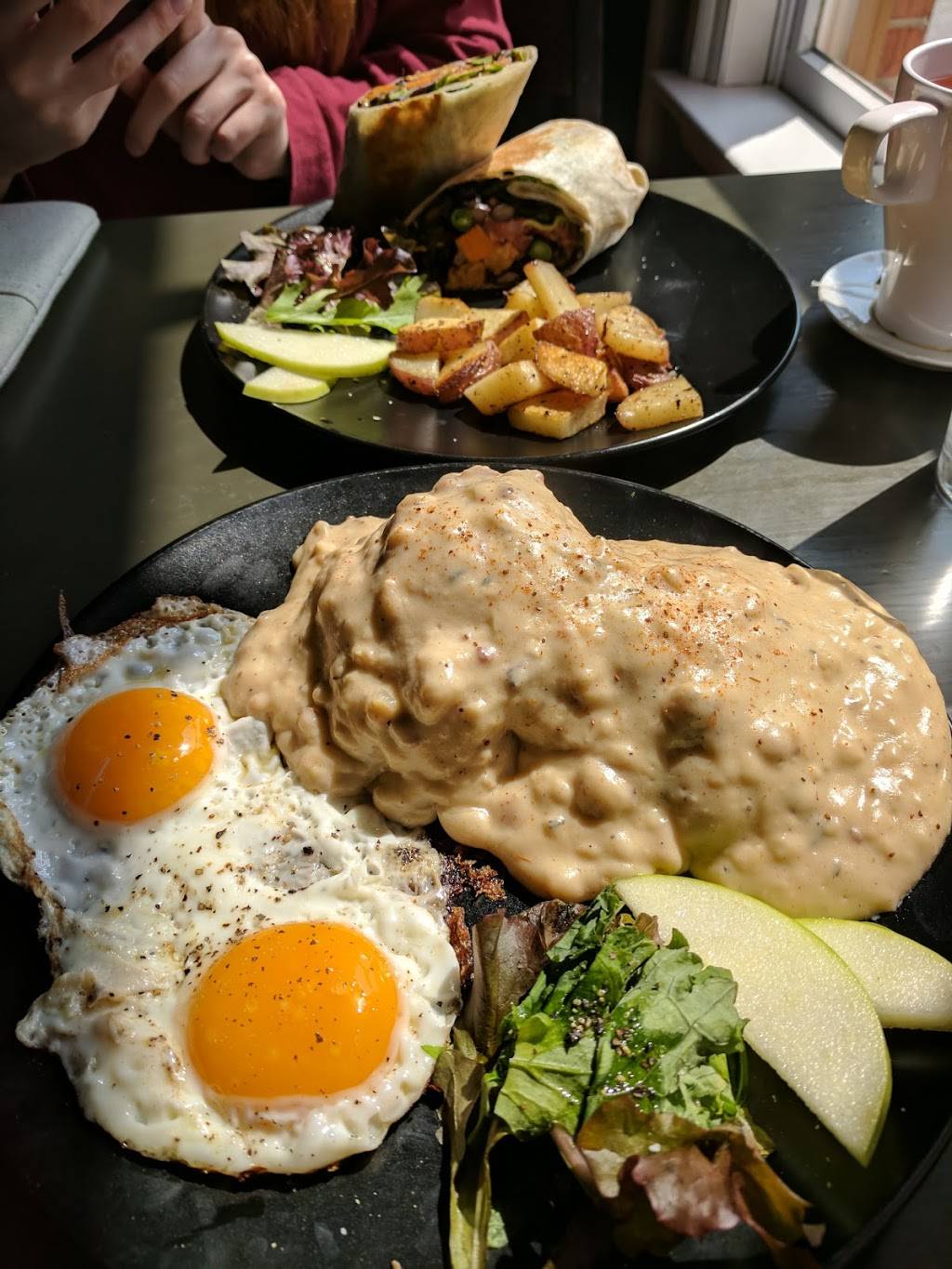 Ollie Food + Spirits | restaurant | 42 E Cross St, Ypsilanti, MI 48198, USA | 7344828050 OR +1 734-482-8050