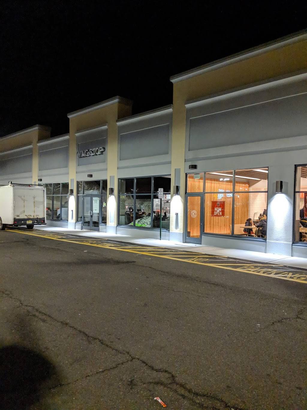 Chipotle Mexican Grill | restaurant | 318 U.S. 9, Woodbridge, NJ 07095, USA | 7324425281 OR +1 732-442-5281