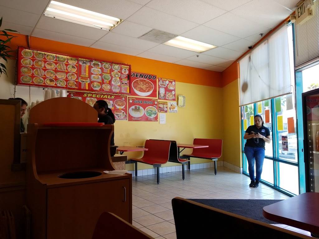 Albertos Mexican Food | restaurant | 4077 University Pkwy #102, San Bernardino, CA 92407, USA | 9098870132 OR +1 909-887-0132