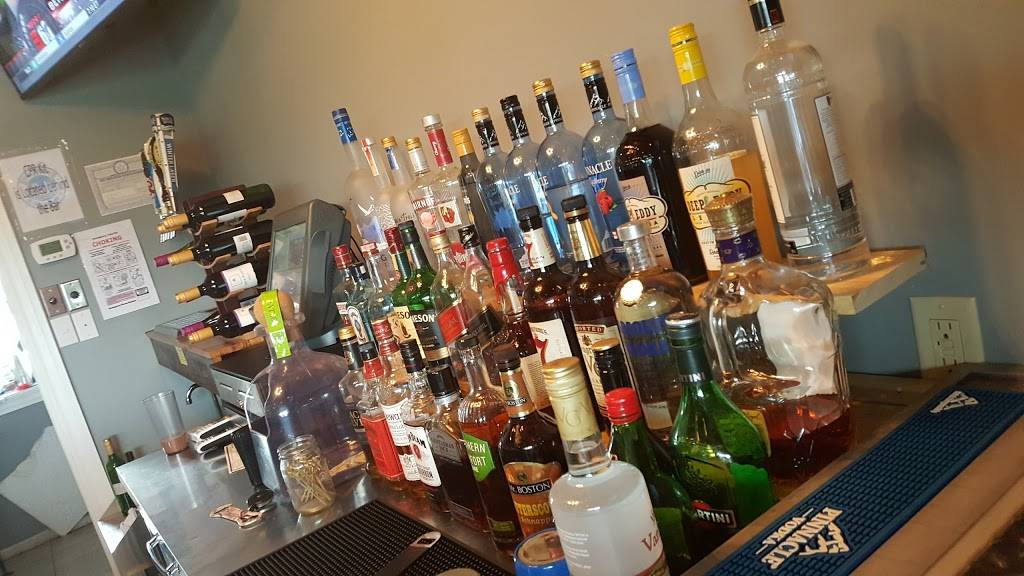 The Dockside Bar & Grill | restaurant | 153 Sweeney St, North Tonawanda, NY 14120, USA | 7166933600 OR +1 716-693-3600