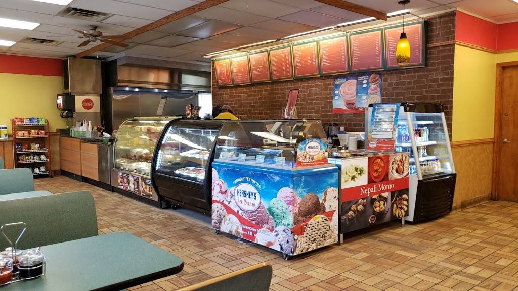 Moms MoMo and Deli | restaurant | 5550 Derry St, Harrisburg, PA 17111, USA | 7176956847 OR +1 717-695-6847