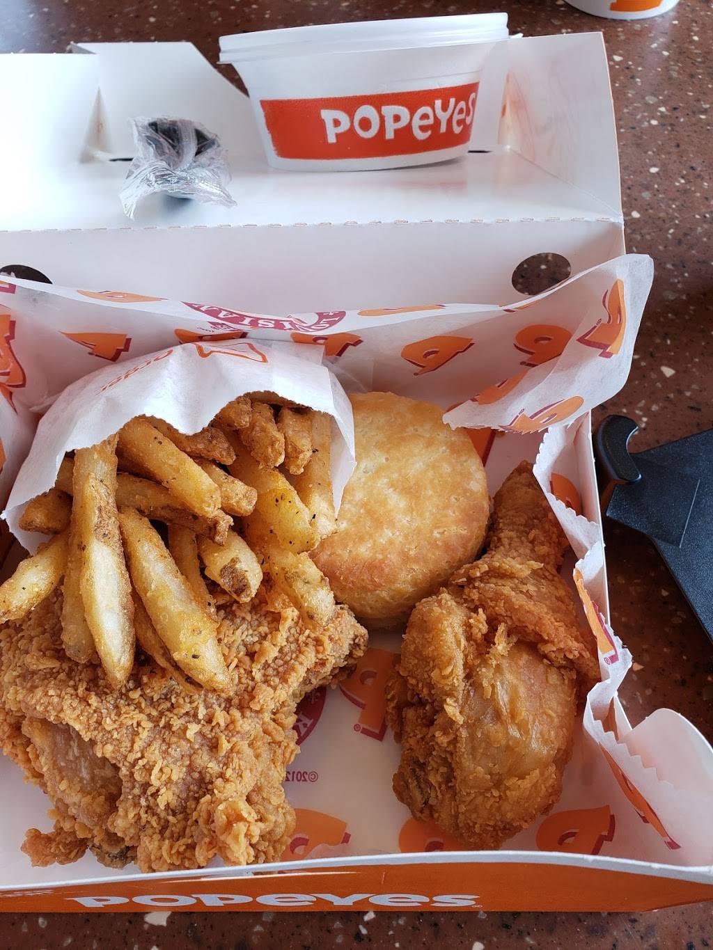 Popeyes Louisiana Kitchen | restaurant | 1220 Sunset Ave, Clinton, NC 28328, USA | 9102990095 OR +1 910-299-0095