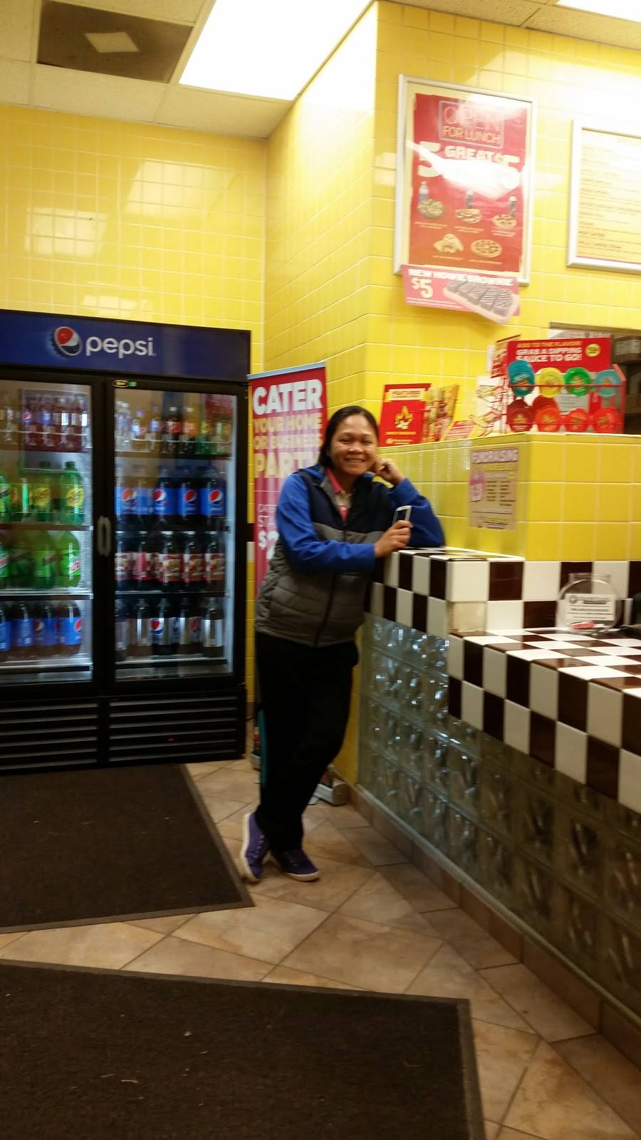 Hungry Howies Pizza | meal delivery | 2466 Center Rd, Burton, MI 48519, USA | 8107421122 OR +1 810-742-1122