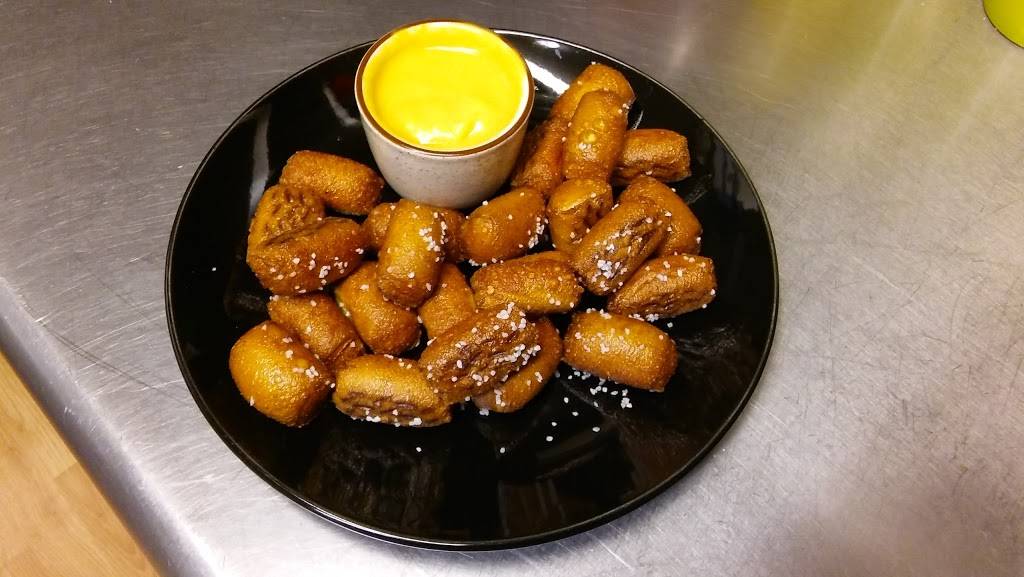 Valley Tavern Grille | restaurant | 5907 Canal Rd, Valley View, OH 44125, USA | 2165730952 OR +1 216-573-0952