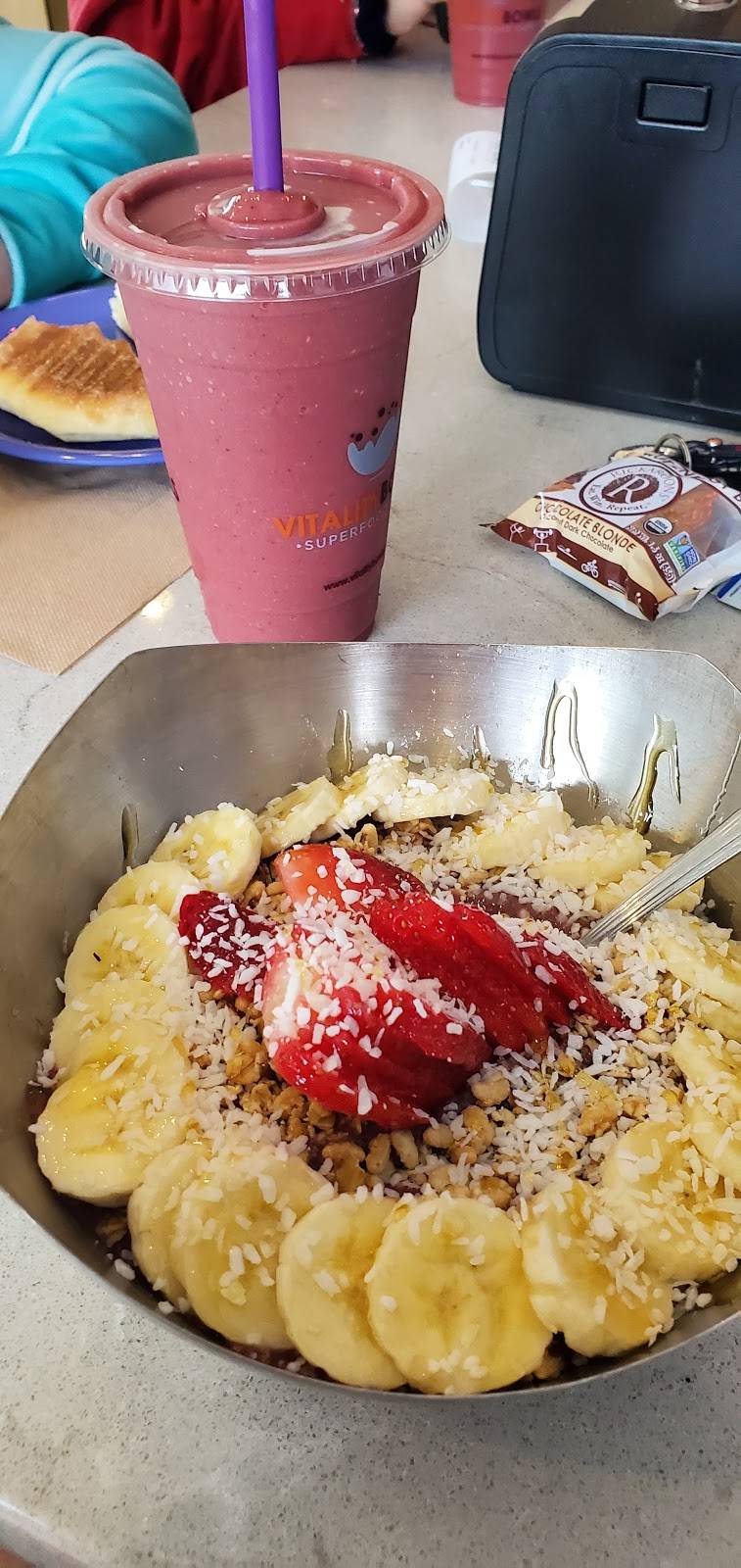 Vitality Bowls Dr. Phillips | restaurant | 8014 Conroy Windermere Rd Suite 101, Orlando, FL 32835, USA | 4077306358 OR +1 407-730-6358