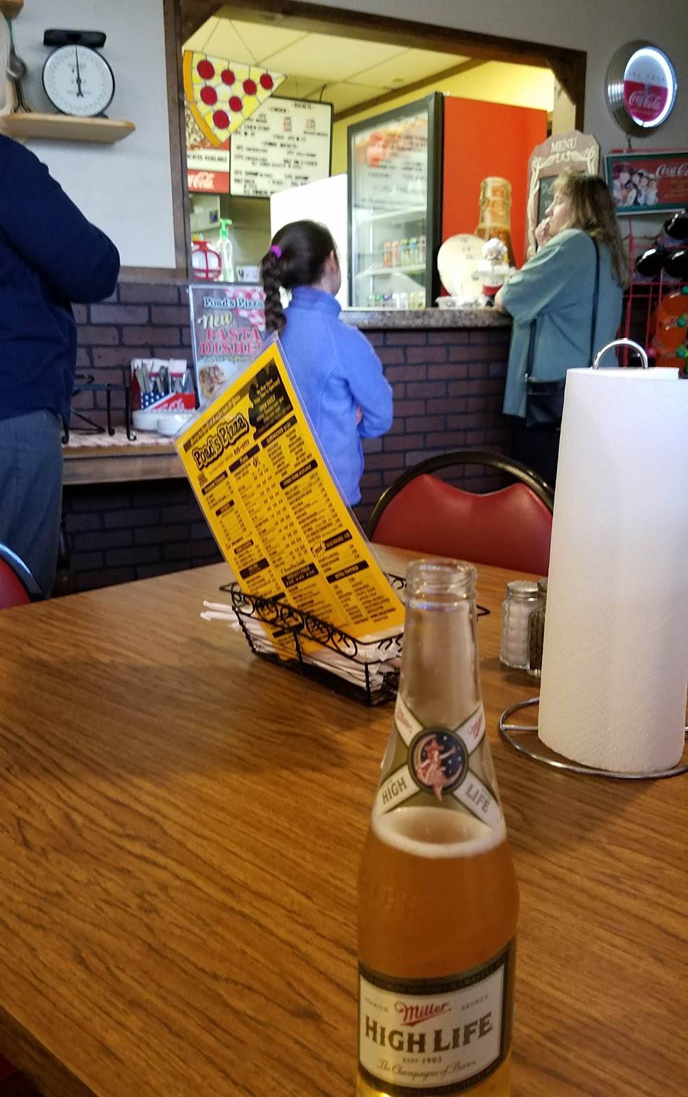 Poads Pizza | restaurant | 752 Grand Ave, Hartford, WI 53027, USA | 2626730777 OR +1 262-673-0777