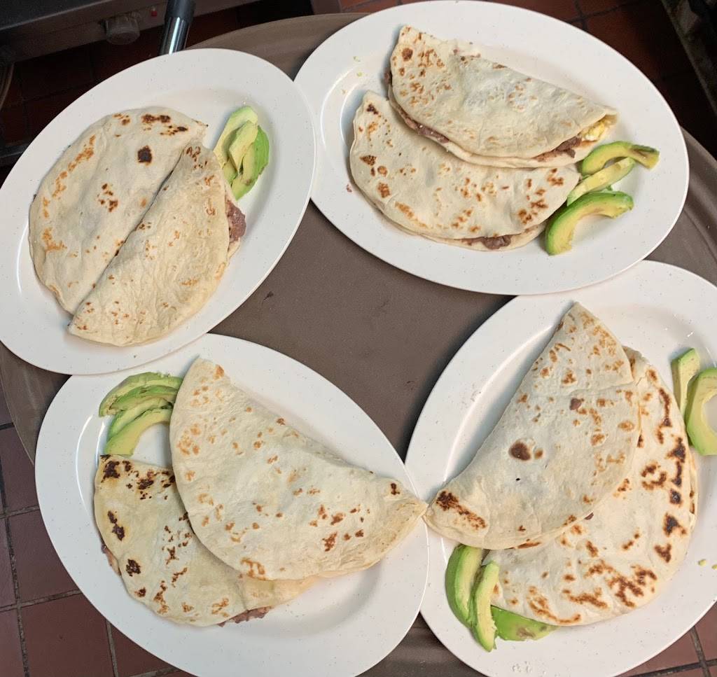 Barco latino restaurant | restaurant | 13705 Veterans Memorial Dr, Houston, TX 77066, USA | 2817521697 OR +1 281-752-1697