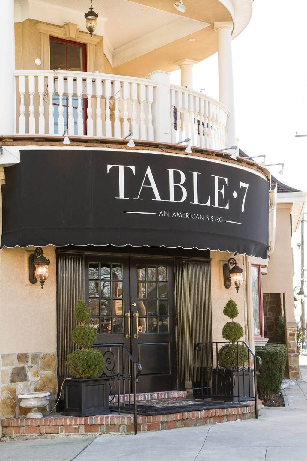 Table 7 | restaurant | 214 Jericho Turnpike, New Hyde Park, NY 11040, USA | 5165024224 OR +1 516-502-4224