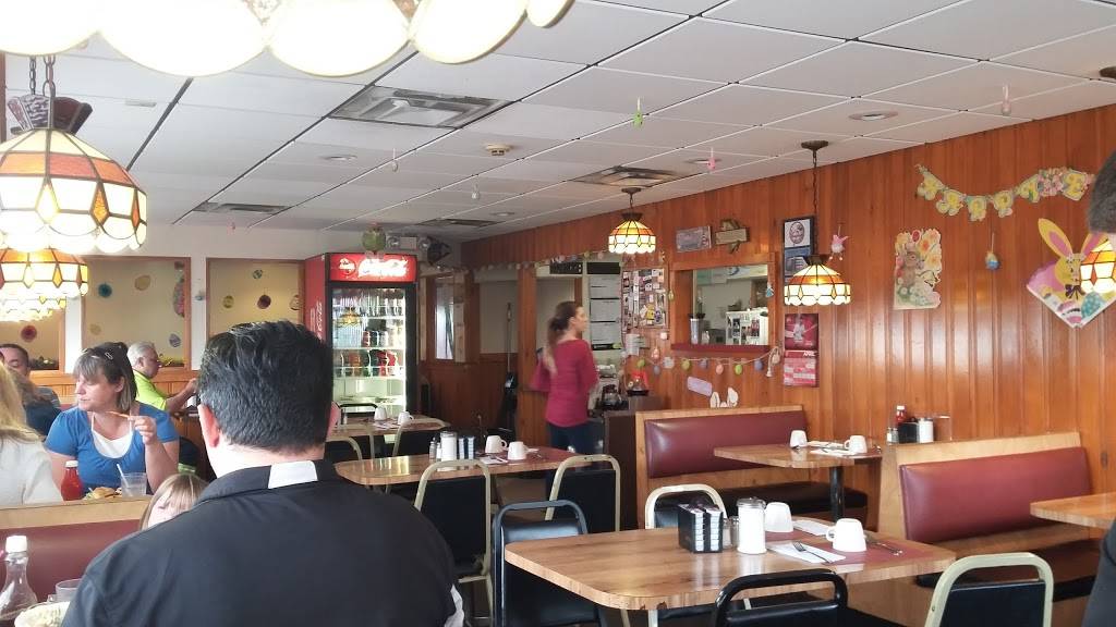 Jennifers Kitchen | restaurant | 574 Chicopee St, Chicopee, MA 01013, USA | 4135327758 OR +1 413-532-7758