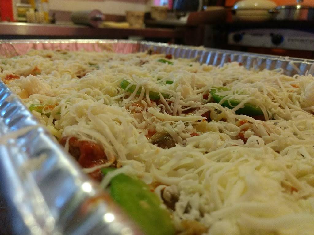 R&S pizza | restaurant | Comisionistas 7402, Pedregalde Sta Julia, 22604 Tijuana, B.C., Mexico | 016646876225 OR +52 664 687 6225