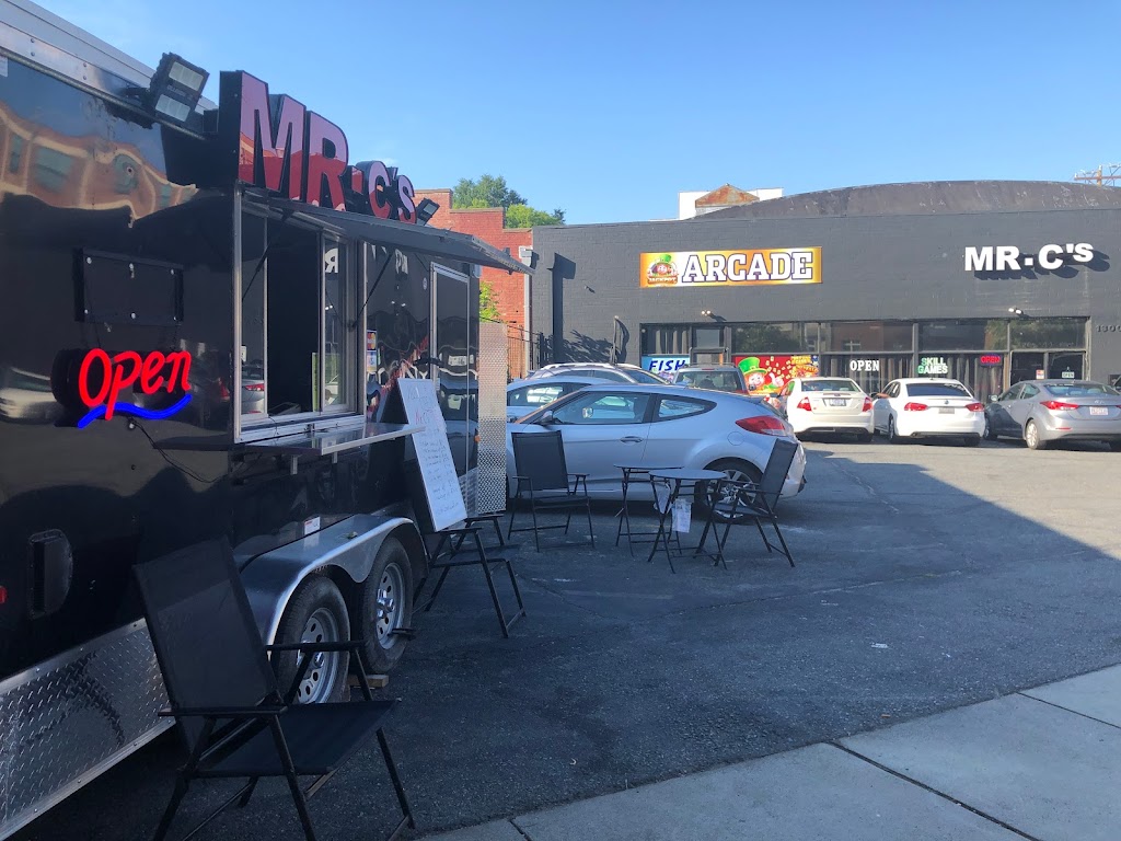 Mr Cs | restaurant | 1300 W Morehead St, Charlotte, NC 28208, USA | 9802257134 OR +1 980-225-7134