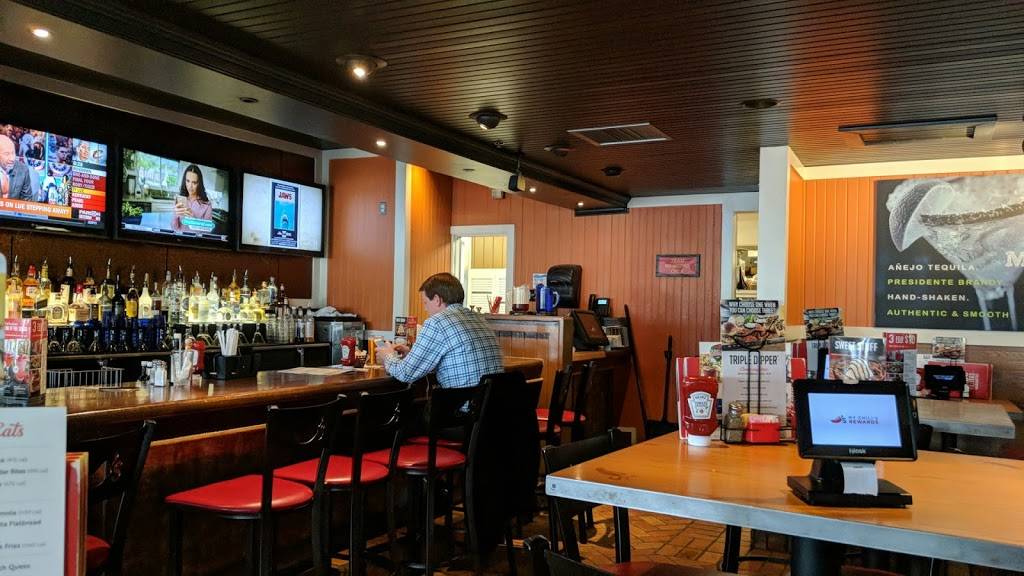 Chilis Grill & Bar | meal takeaway | 899 El Camino Real, San Bruno, CA 94066, USA | 6509522692 OR +1 650-952-2692