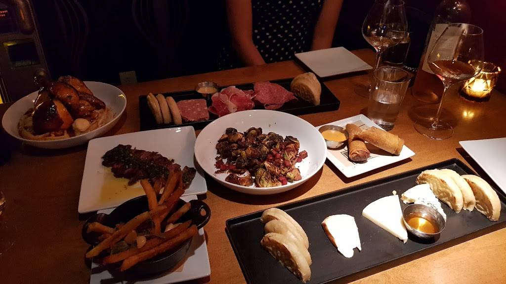 Chipotle Mexican Grill | restaurant | 413 8th St SE, Washington, DC 20003, USA | 2024643390 OR +1 202-464-3390