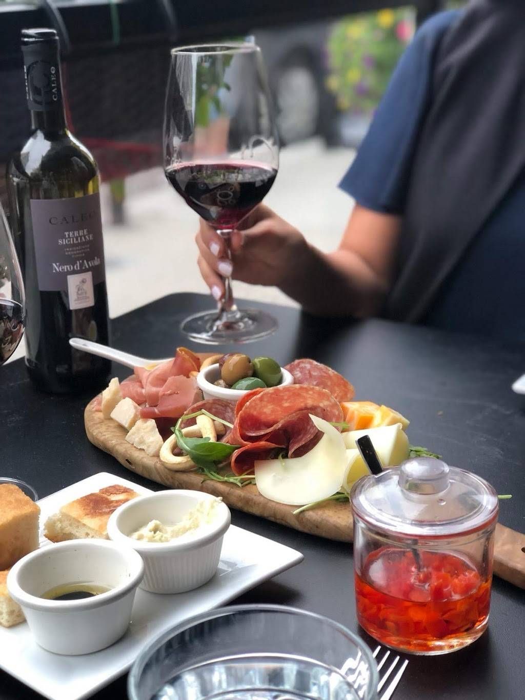 SIP Wine Bar & Authentic Neapolitan Pizza | restaurant | 2 Broadway Ave, Toronto, ON M4P 1T4, Canada | 6477487101 OR +1 647-748-7101