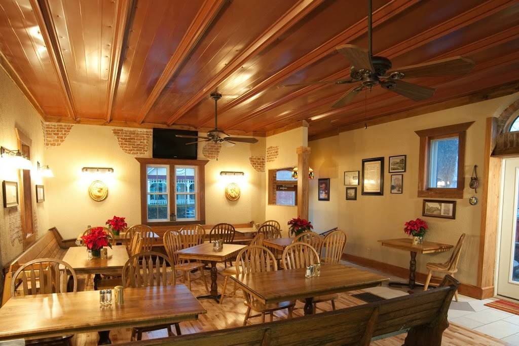 PerillosPizzeria | meal takeaway | 5 S Broadway St, North Salem, IN 46165, USA | 7656764171 OR +1 765-676-4171