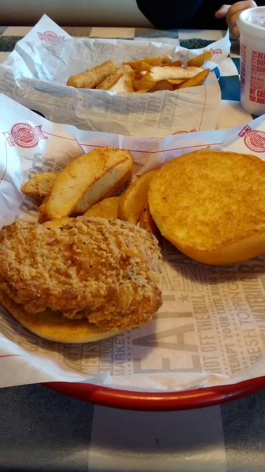 Fuddruckers | restaurant | 2300 E Market St, York, PA 17402, USA | 7177188070 OR +1 717-718-8070