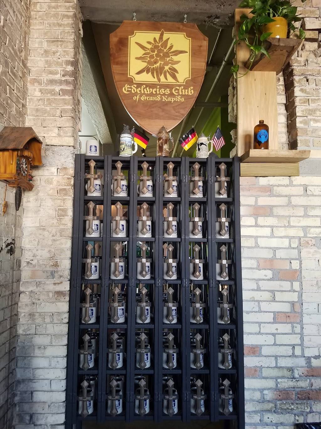 Harmony Hall | restaurant | 401 Stocking Ave NW, Grand Rapids, MI 49504, USA | 6162339186 OR +1 616-233-9186