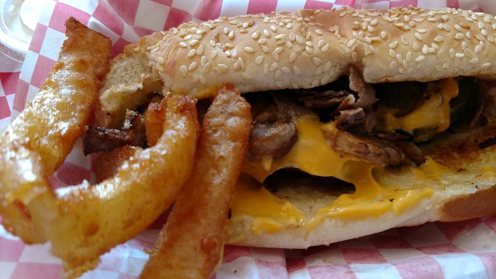 Sno-White Drive In | restaurant | 3442 Atchison St, Riverbank, CA 95367, USA | 2098696833 OR +1 209-869-6833