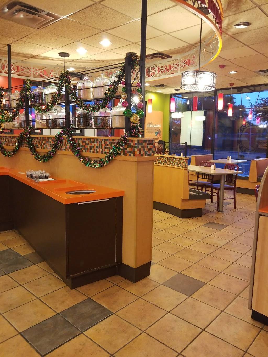 Popeyes Louisiana Kitchen | restaurant | 1744 Horal St, San Antonio, TX 78227, USA | 2106736787 OR +1 210-673-6787