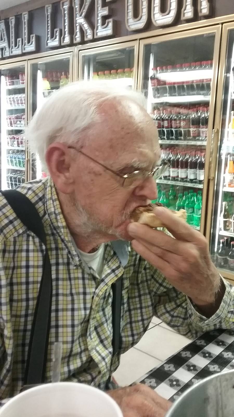 Hardins Country Store | restaurant | 1015 Co Rd 1498, Tupelo, MS 38804, USA | 6628403406 OR +1 662-840-3406