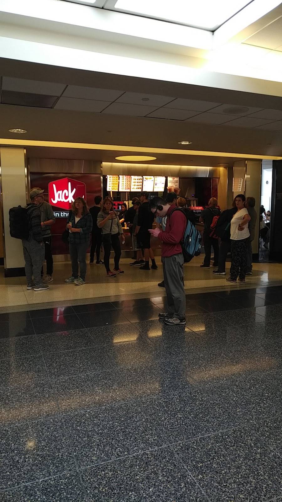 Jack in the Box | restaurant | 3665 N Harbor Dr, San Diego, CA 92101, USA | 4085063828 OR +1 408-506-3828