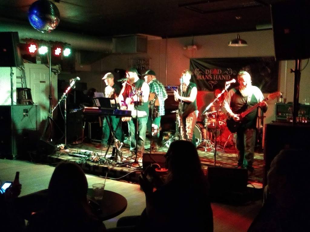 Hot Rod Nellies | restaurant | 122 S Jackson Rd, Pecatonica, IL 61063, USA | 8152392424 OR +1 815-239-2424