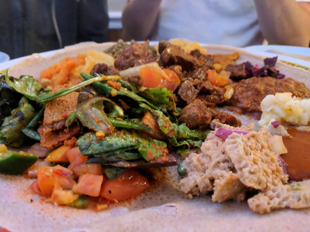 EYO Restaurant and Sports Bar | restaurant | 3821 S George Mason Dr, Baileys Crossroads, VA 22041, USA | 7039333084 OR +1 703-933-3084