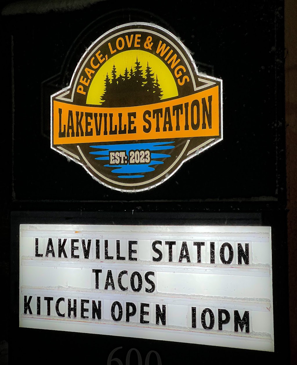 Lakeville Station | restaurant | 600 Lakeville Rd, Lakeville, MI 48367, USA | 2486282440 OR +1 248-628-2440