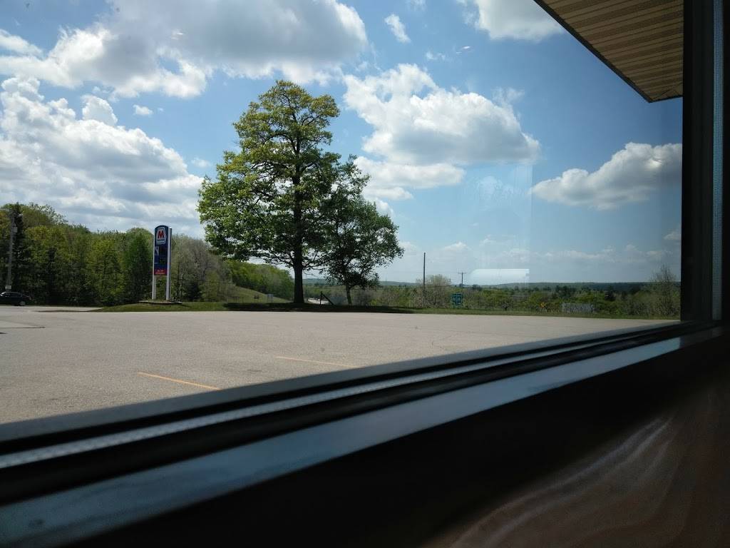 Hilltop Restaurant | restaurant | 900 Marlette Rd, Waters, MI 49797, USA | 9897316282 OR +1 989-731-6282