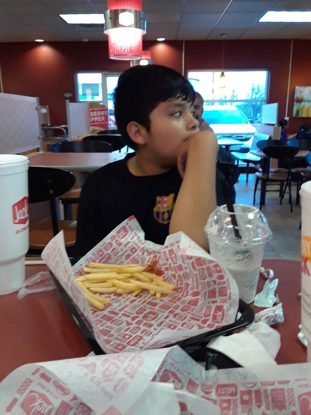 Jack in the Box | restaurant | 2916 E Berry St, Fort Worth, TX 76105, USA | 8175362616 OR +1 817-536-2616