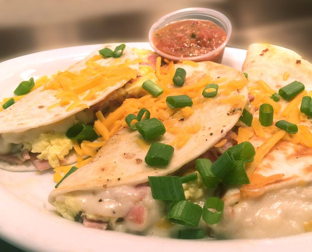 The Breakfast Club & Pub | restaurant | 214 Main St, La Crosse, WI 54601, USA | 6087820050 OR +1 608-782-0050