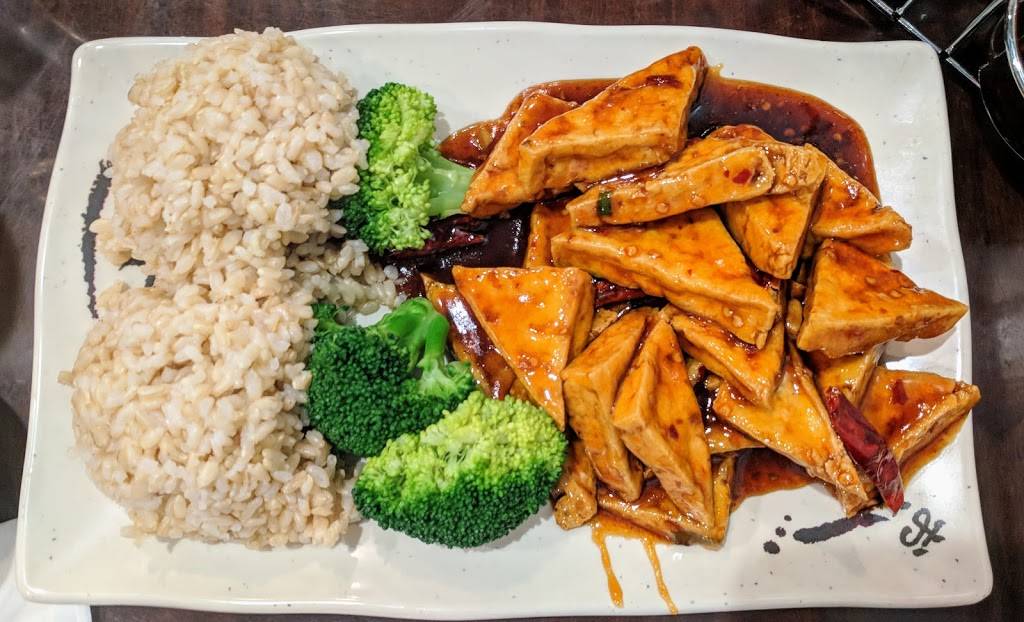 Basil Restaurant | restaurant | 142 Howe St, New Haven, CT 06511, USA | 2038654000 OR +1 203-865-4000