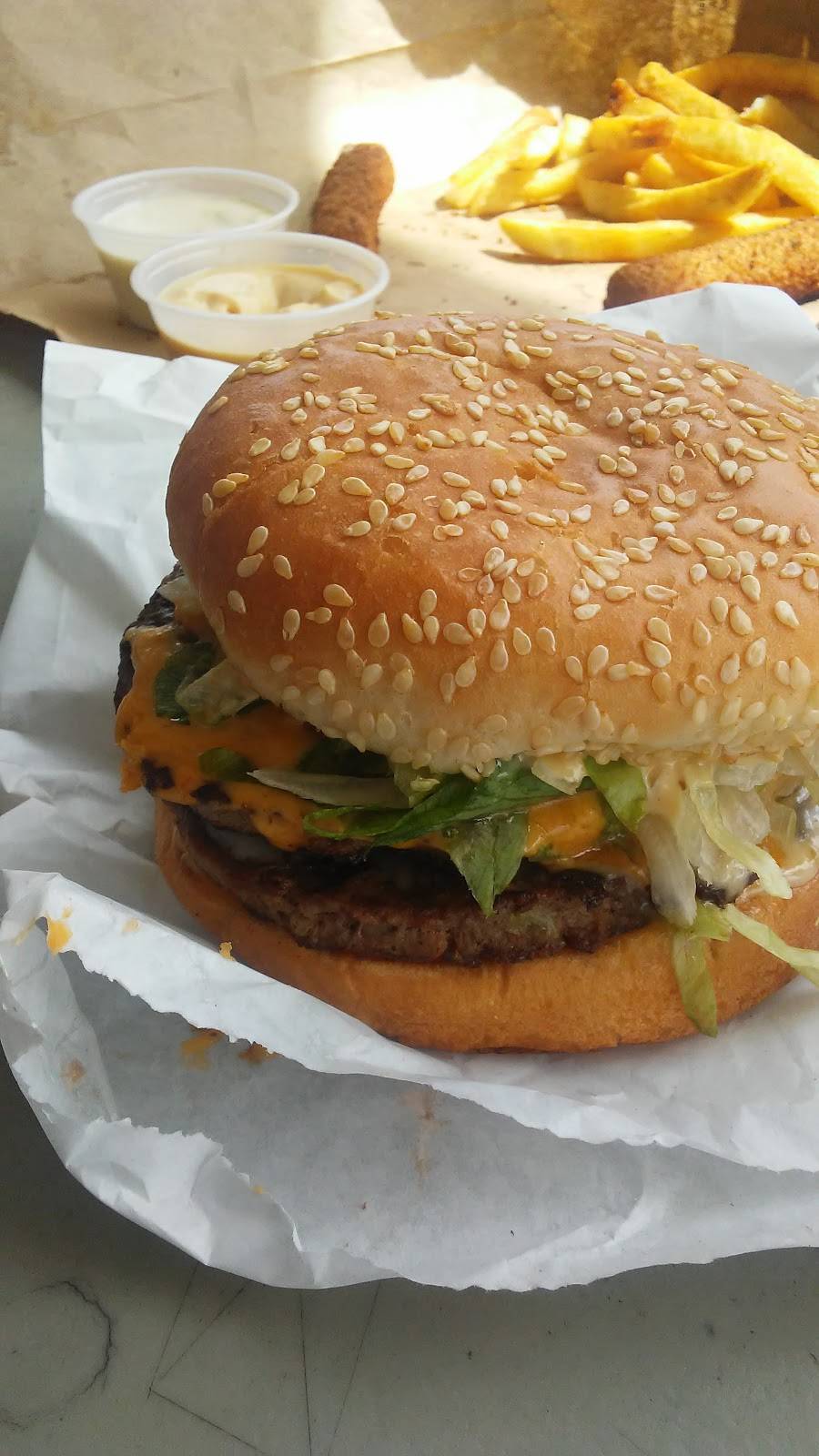 Kozys South Bay In & Out | restaurant | 3425 Shincke Rd NE, Olympia, WA 98506, USA | 3604558543 OR +1 360-455-8543