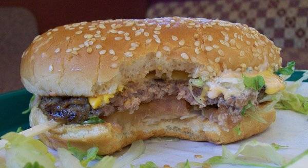Angelos Burgers | restaurant | 10990 Atlantic Ave, Lynwood, CA 90262, USA | 3106392666 OR +1 310-639-2666