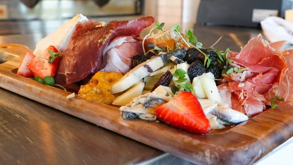 PizzaVino NoCo Italiano | restaurant | 6383 N Fairgrounds Ave, Windsor, CO 80550, USA | 9706172547 OR +1 970-617-2547