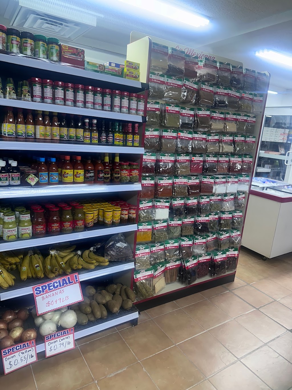 Meera Mexican Food n Meat Supermarket | restaurant | 1125 Grand Ave, Bacliff, TX 77518, USA | 2813397443 OR +1 281-339-7443