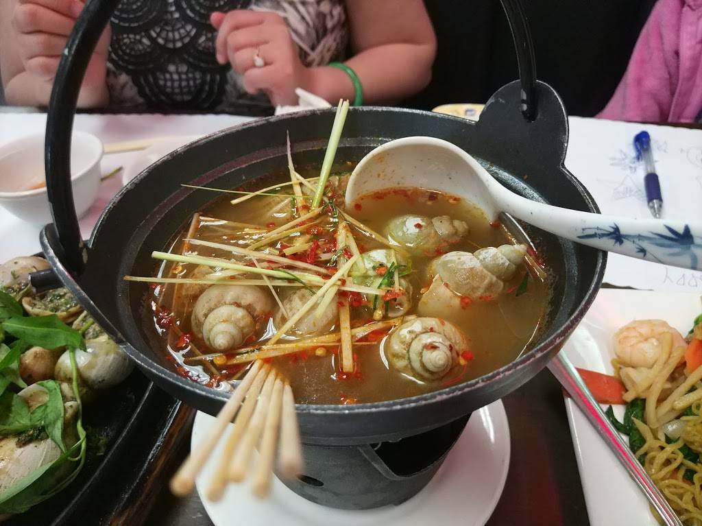 Ốc & Lẩu | restaurant | 10130 Garden Grove Blvd, Garden Grove, CA 92843, USA | 7146362000 OR +1 714-636-2000