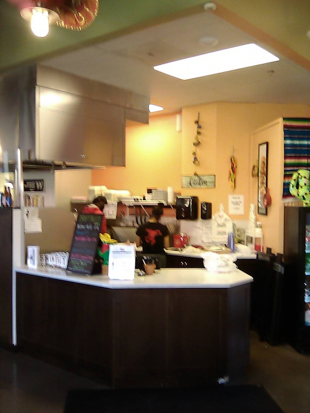 Chompers Growlers & Cantina Cantinflas | restaurant | 901 N Anchor Way, Portland, OR 97217, USA | 5032064592 OR +1 503-206-4592