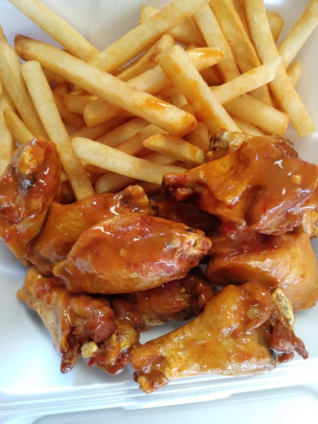 Billy’s Seafood & Gyros | restaurant | 8501 N Nebraska Ave, Tampa, FL 33604, USA | 8139315637 OR +1 813-931-5637