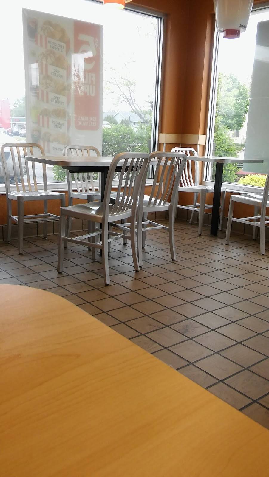 KFC | restaurant | 1070 Emerald Terrace, Sun Prairie, WI 53590, USA | 6088374040 OR +1 608-837-4040