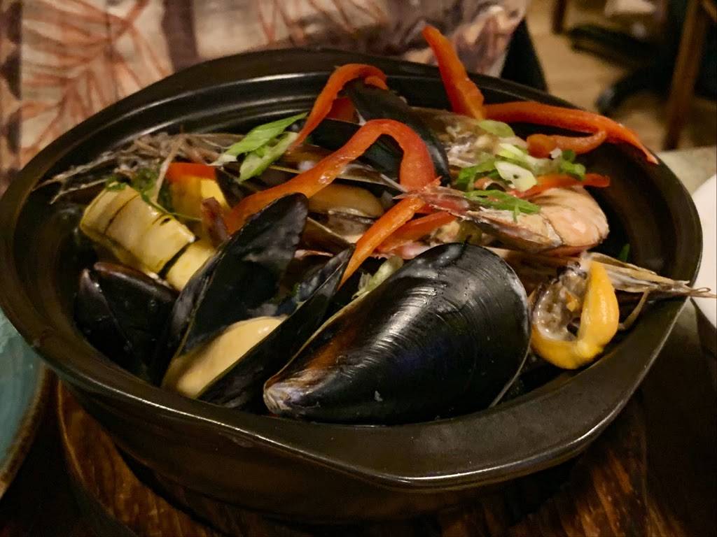 Magna Kusina | restaurant | 2525 SE Clinton St, Portland, OR 97202, USA | 5033958542 OR +1 503-395-8542