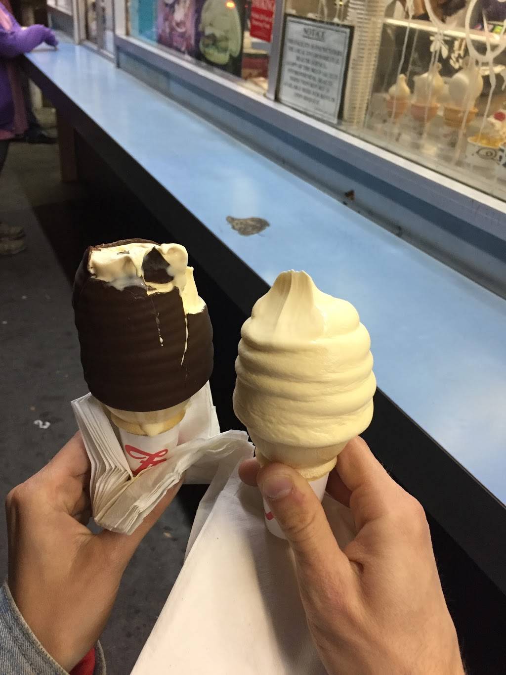 Fosters Freeze | restaurant | 1199 University Ave, Berkeley, CA 94702, USA | 5108410953 OR +1 510-841-0953