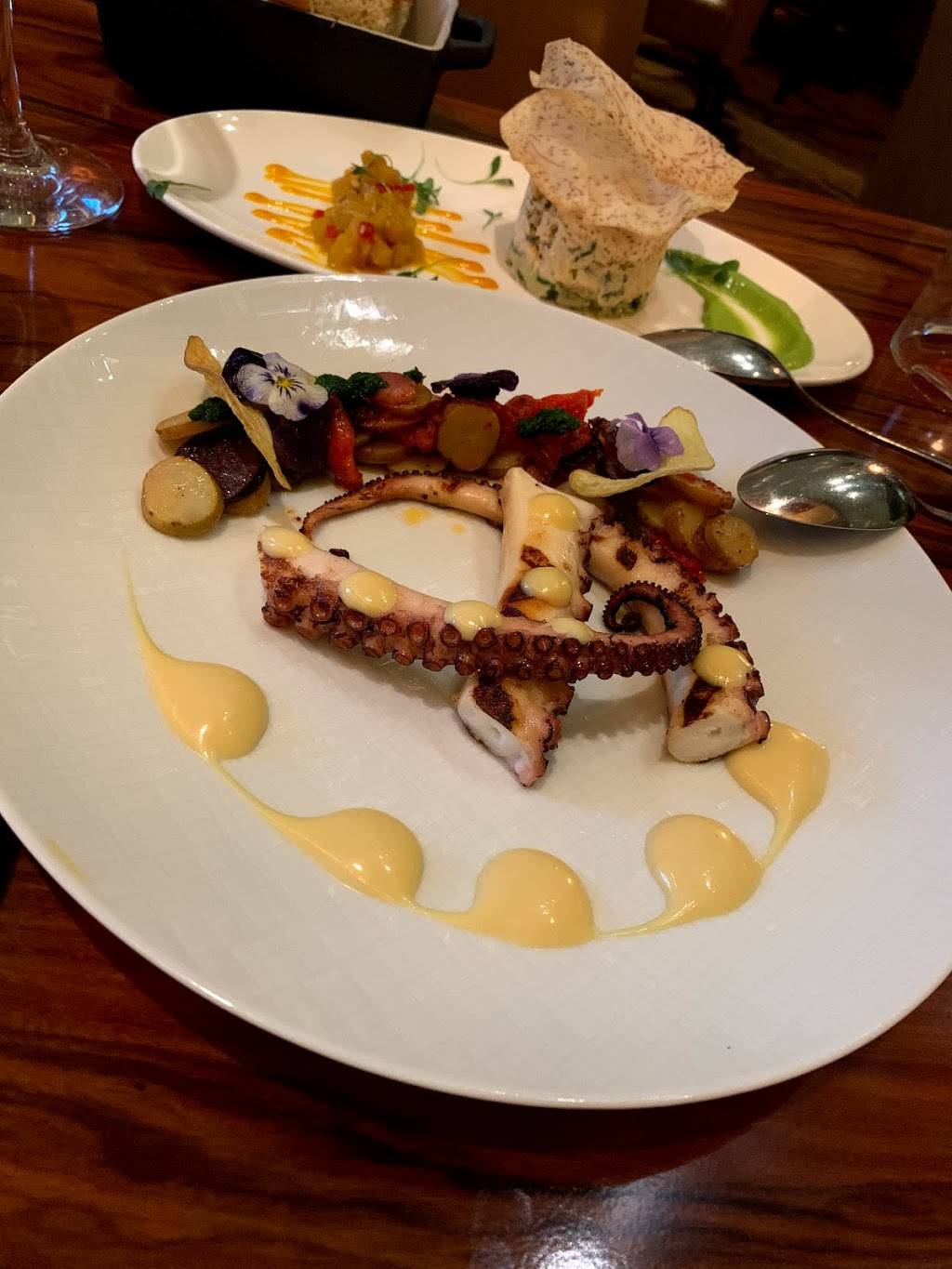 Aureole Las Vegas | restaurant | 3950 S Las Vegas Blvd, Las Vegas, NV 89119, USA | 7026327401 OR +1 702-632-7401