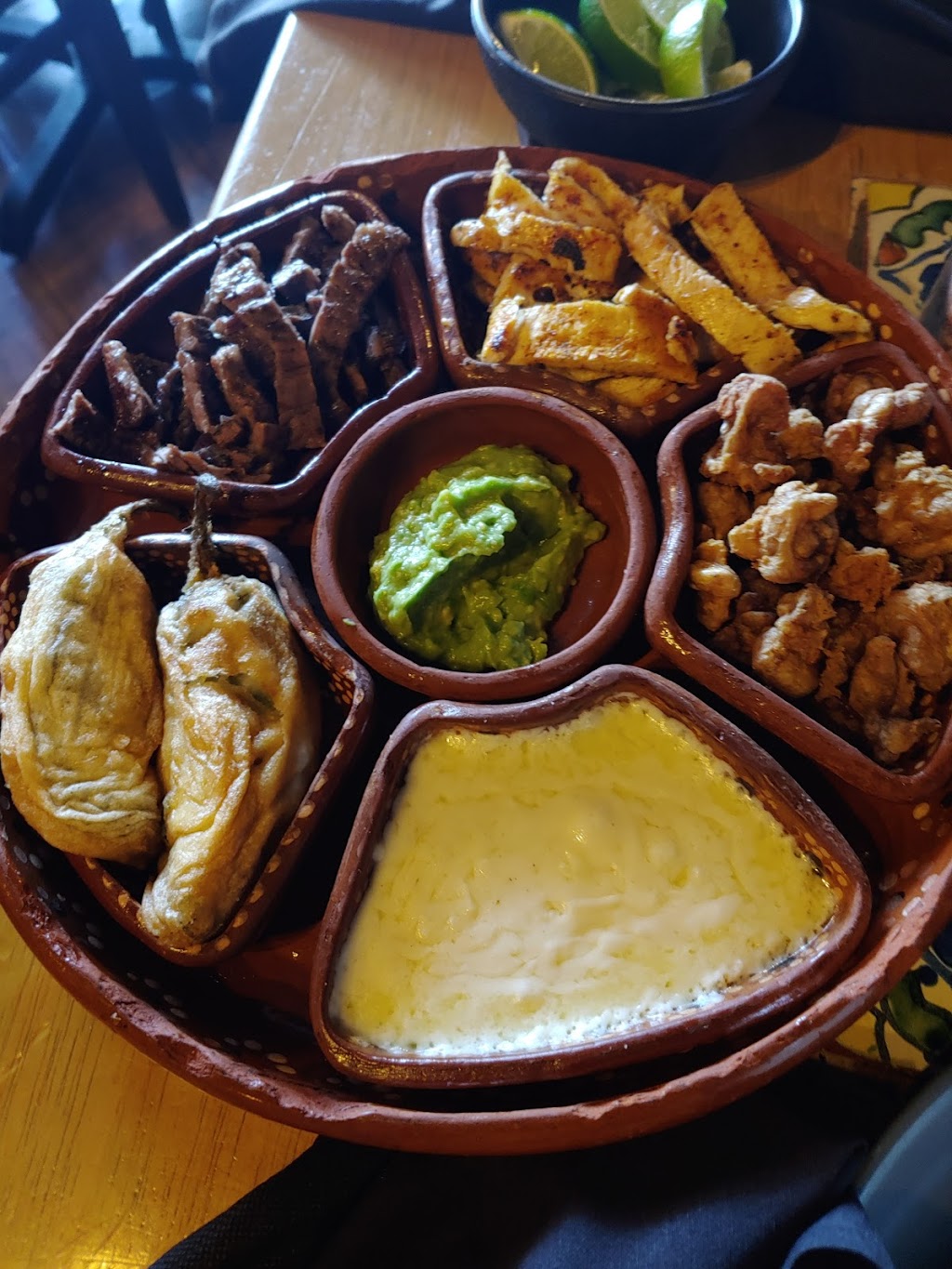 La Troje Bar and Grill | restaurant | 3001 Pablo Kisel Blvd suite b, Brownsville, TX 78526, USA | 9565450266 OR +1 956-545-0266